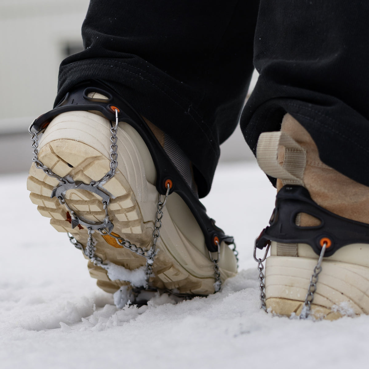 Schuhspikes Ultra Grip mit kräftigen Stahlspikes für Schnee und Eis