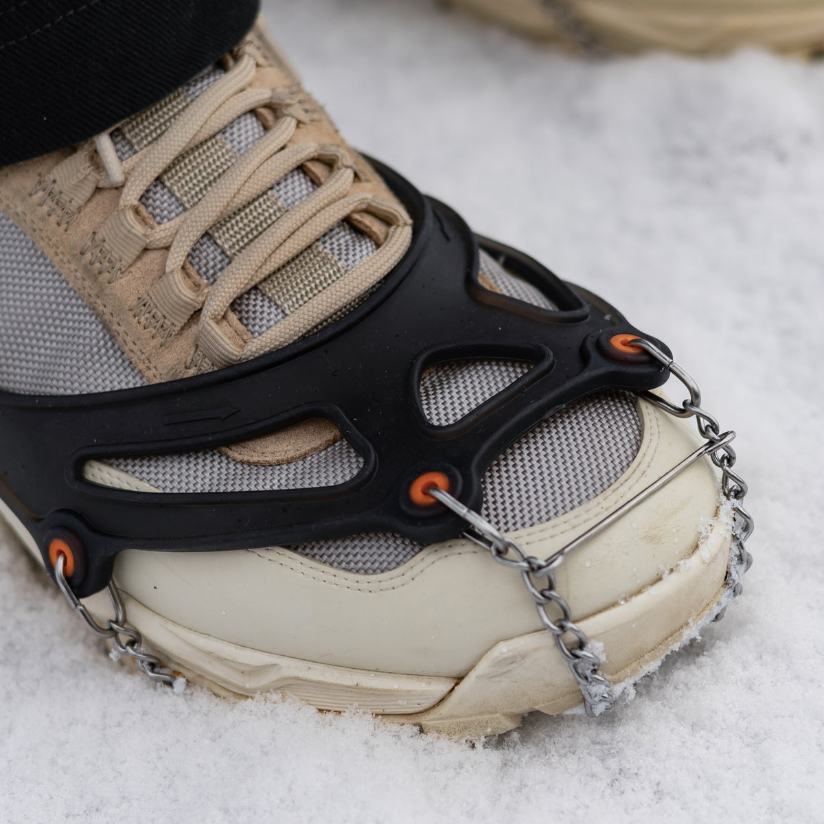 Schuhspikes Ultra Grip mit kräftigen Stahlspikes für Schnee und Eis