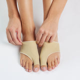 Hallux valgus protector with gel pad for pressure relief of the big toe joint