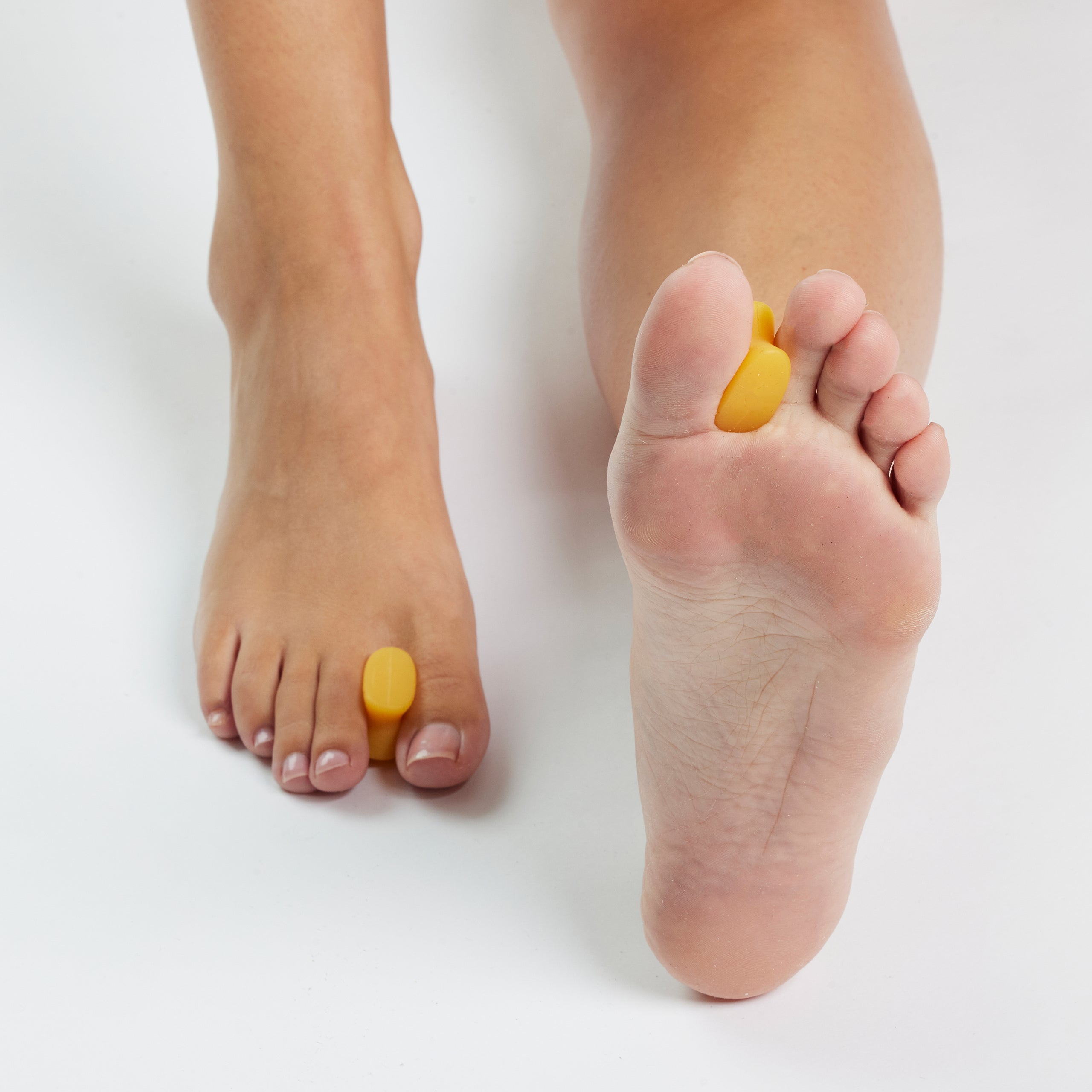 Zehenspreizer aus Gel bei Hallux valgus und eng stehenden Zehen