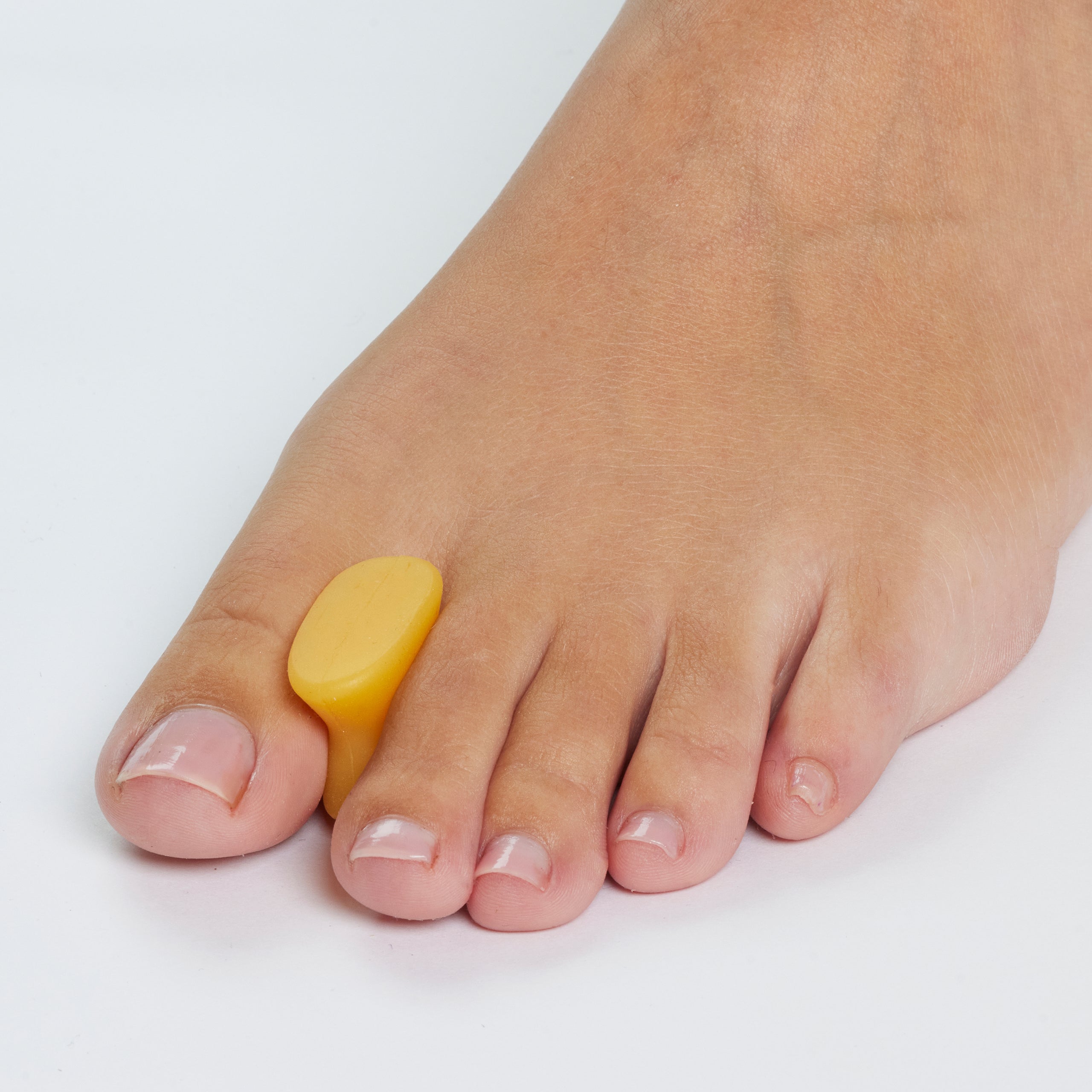 Zehenspreizer aus Gel bei Hallux valgus und eng stehenden Zehen